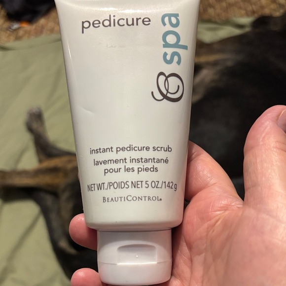 New Instant Pedicure Scrub by BeautiControl - Picture 1 of 5